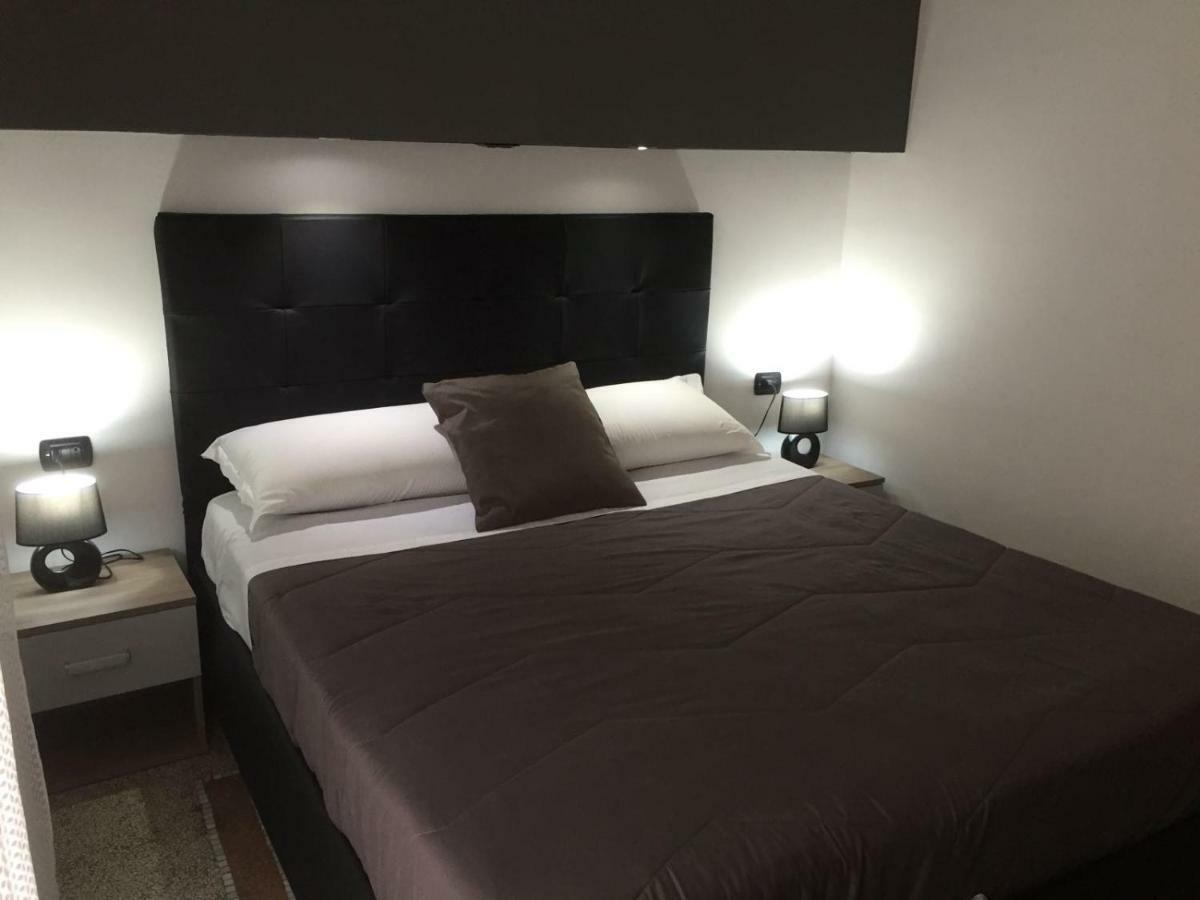 Mb95 - Mezzocannone Luxurious Bed&Breakfast ナポリ エクステリア 写真