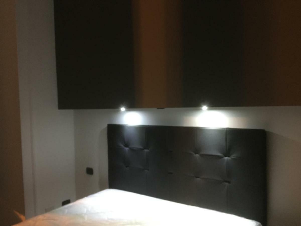 Mb95 - Mezzocannone Luxurious Bed&Breakfast ナポリ エクステリア 写真