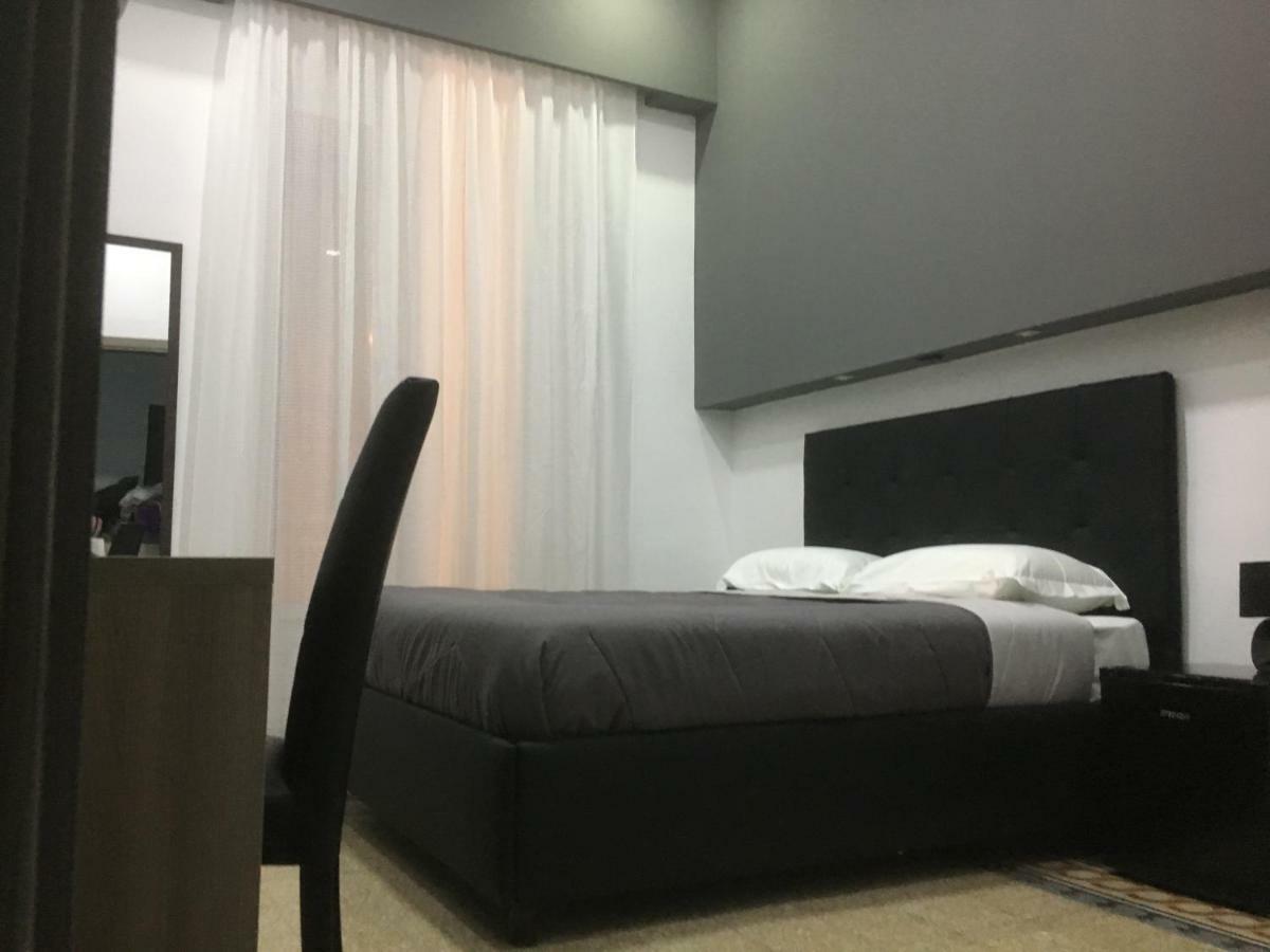 Mb95 - Mezzocannone Luxurious Bed&Breakfast ナポリ エクステリア 写真