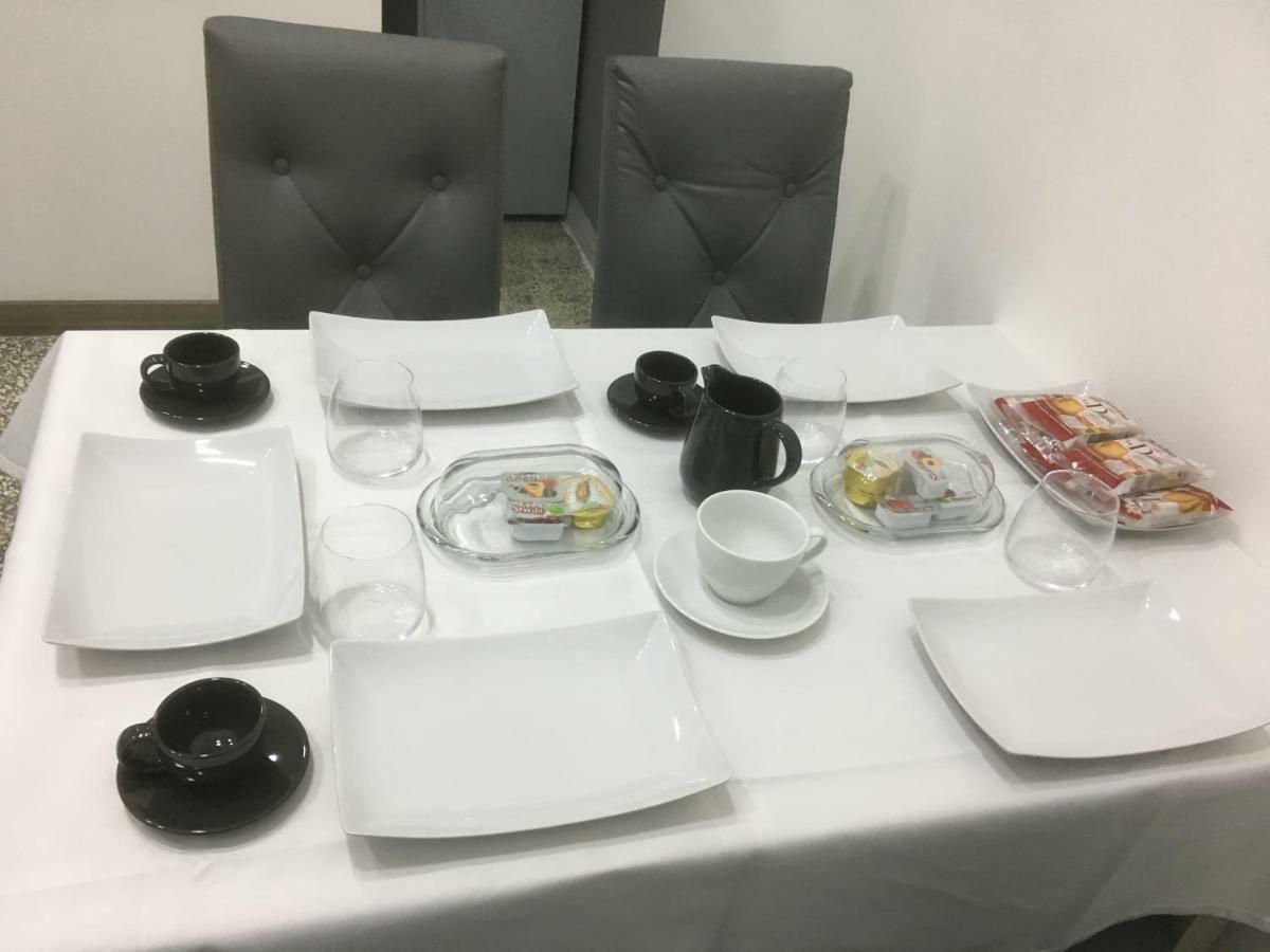 Mb95 - Mezzocannone Luxurious Bed&Breakfast ナポリ エクステリア 写真