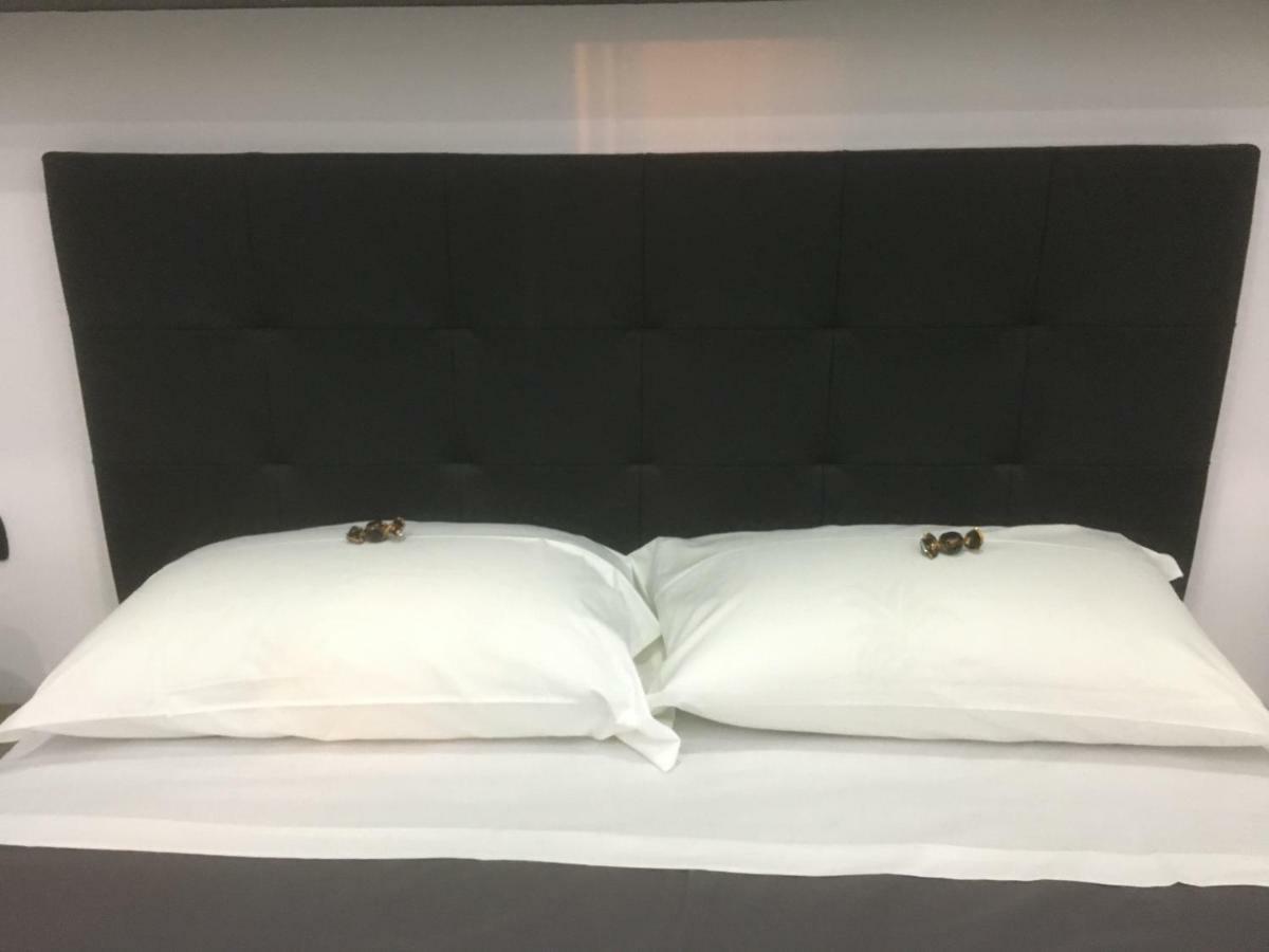 Mb95 - Mezzocannone Luxurious Bed&Breakfast ナポリ エクステリア 写真